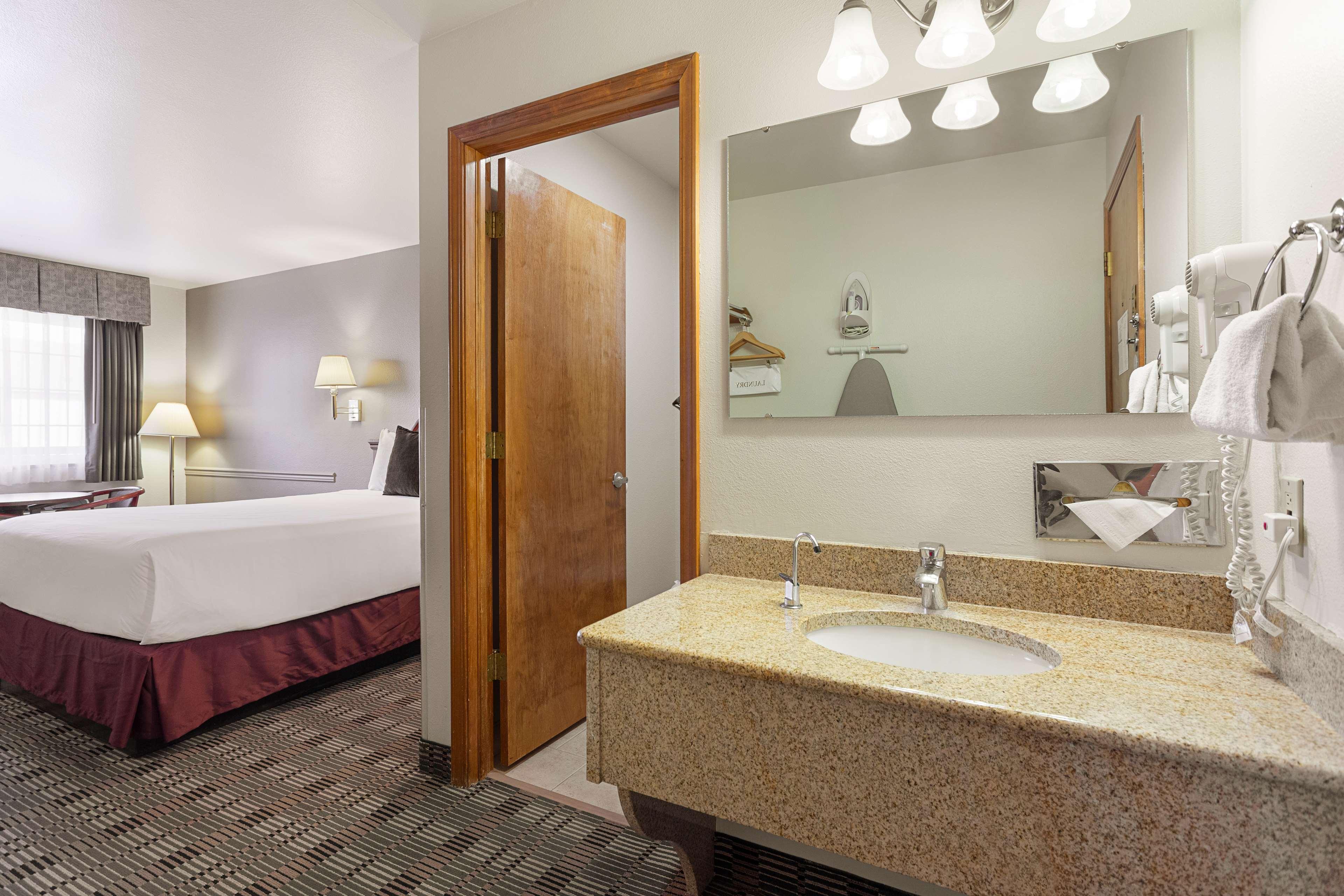Americas Best Value Inn Бернс Екстер'єр фото