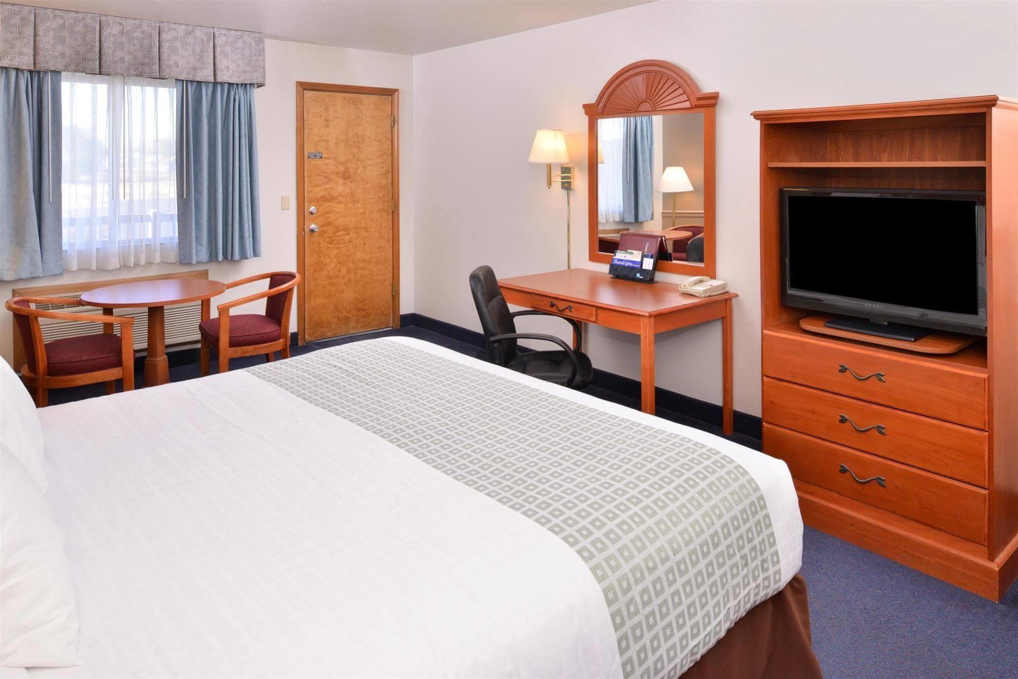 Americas Best Value Inn Бернс Екстер'єр фото